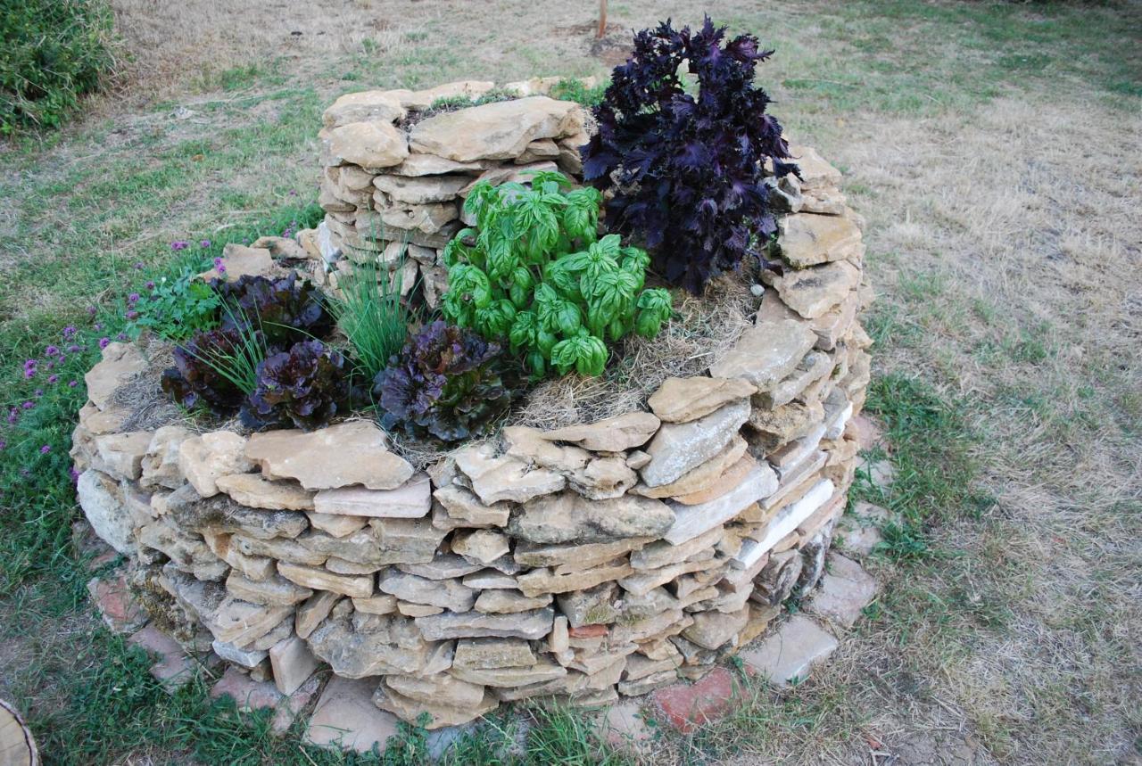 La Clairiere Au Bois Hébergement de vacances Thurageau